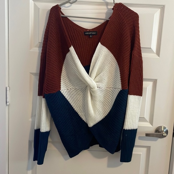 Sweatshirt - Picture 1 of 2